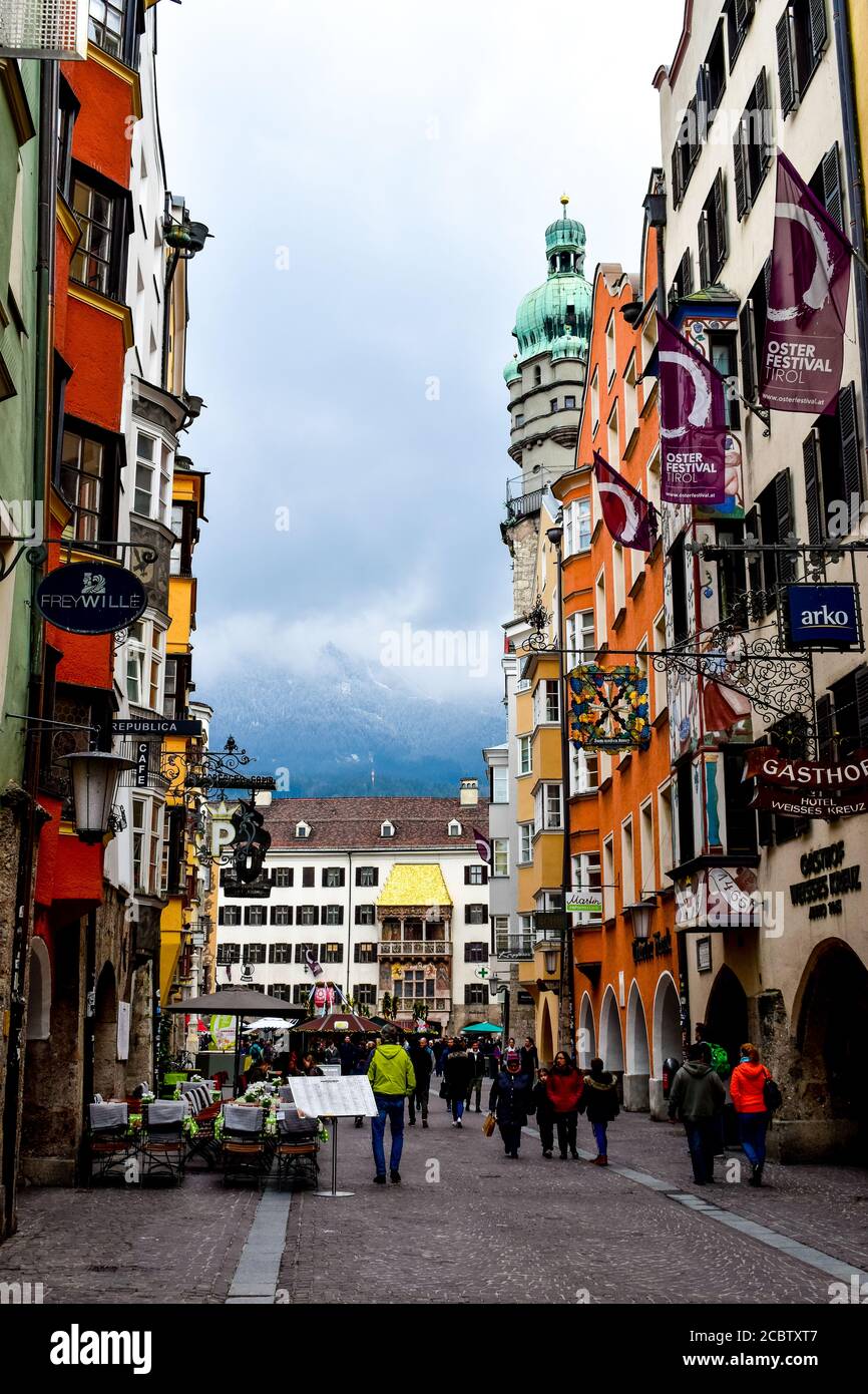 Innsbruck maria theresien straße hi-res stock photography and images