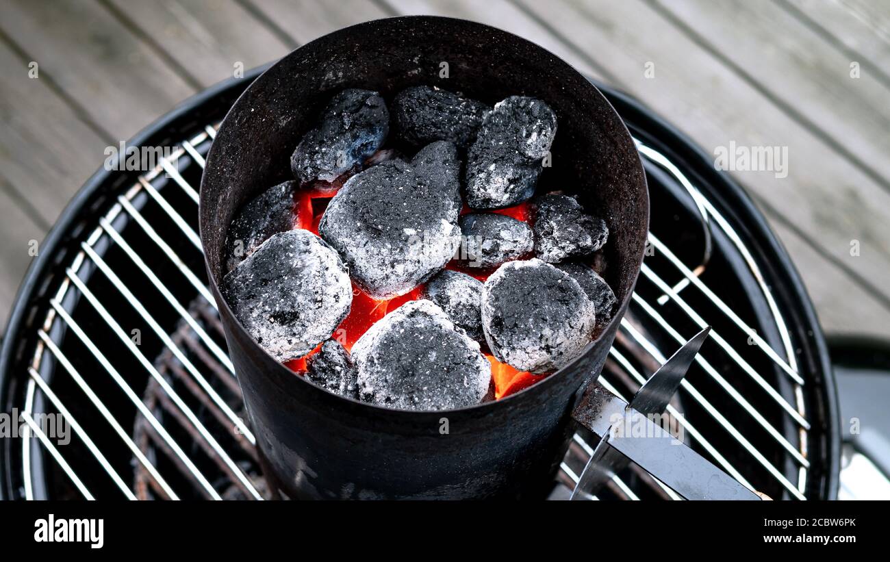 how hot does charcoal grill get