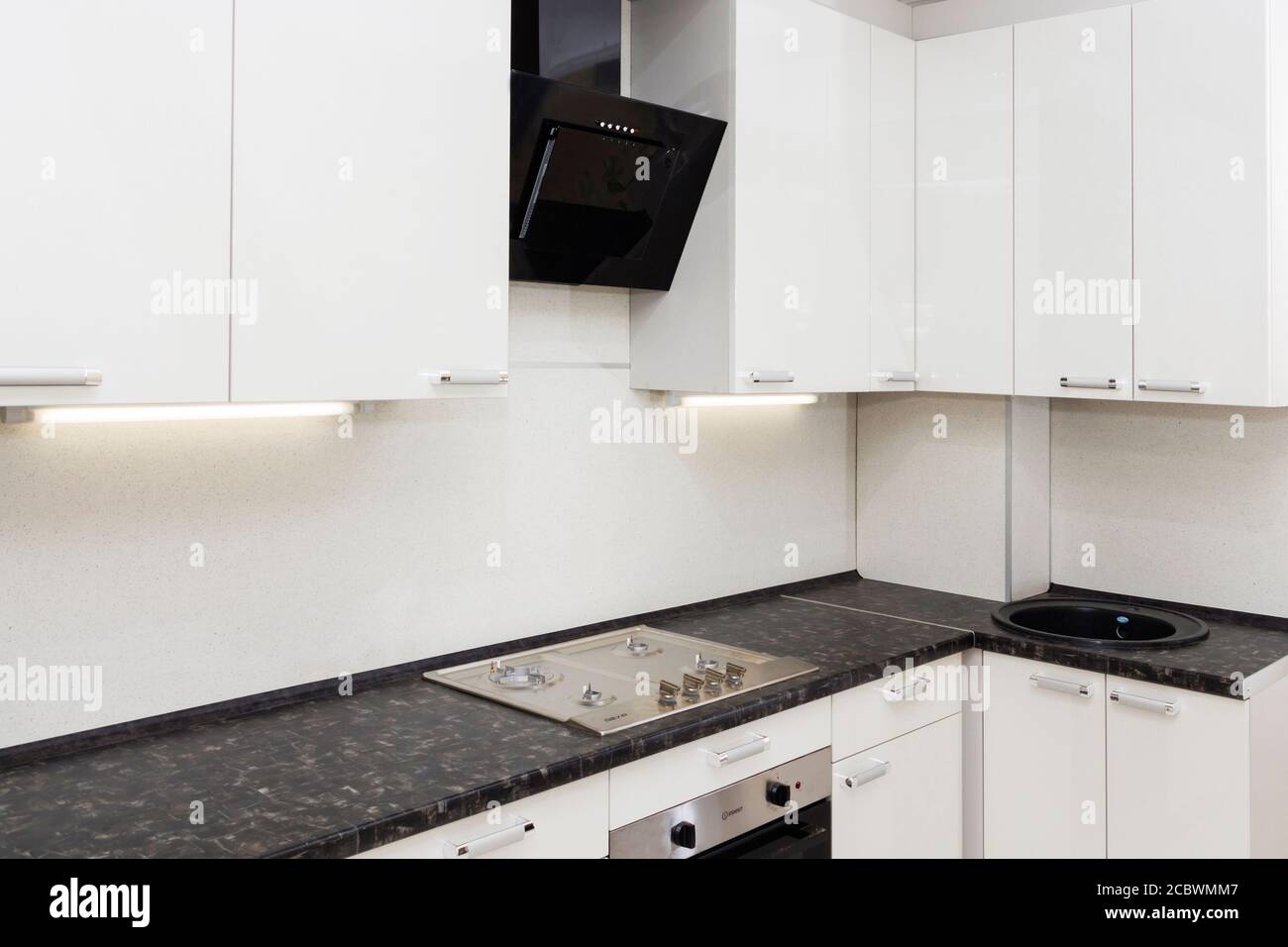 White cabinets hi-res stock photography and images - Alamy