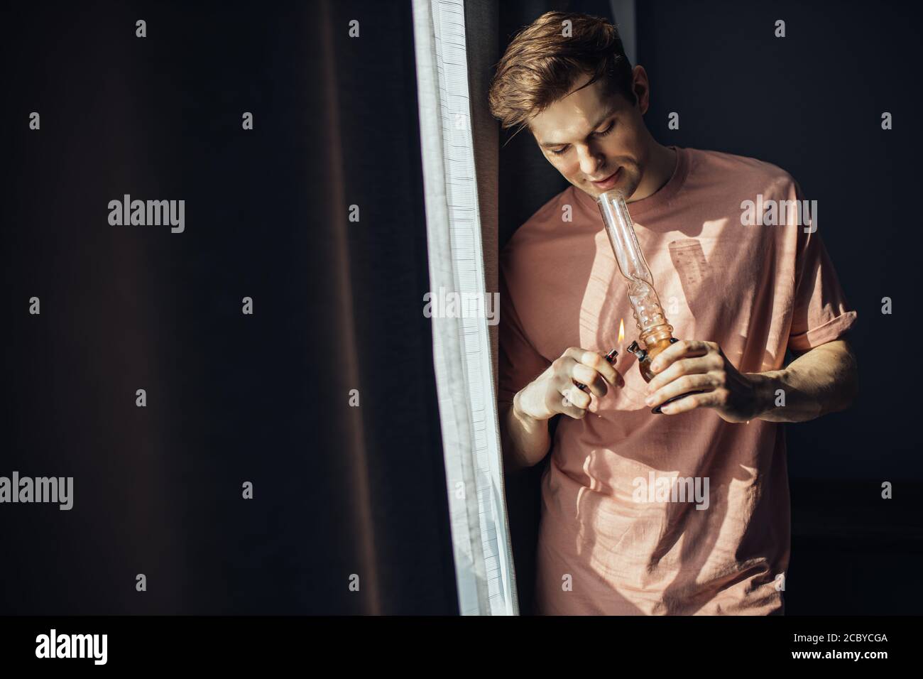 Young men smoking weed hires stock photography and images Alamy