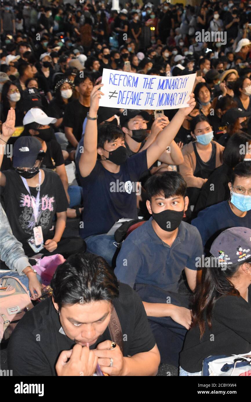 A man holds up a sign calling for reform of the monarchy during an anti-government rally in Bangkok on Aug. 16, 2020. (Kyodo)==Kyodo Photo via Credit: Newscom/Alamy Live News Stock Photo