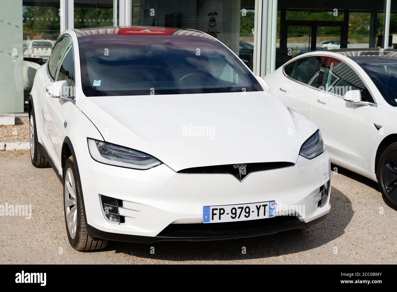 Tesla electric car 2020 hi-res stock photography and images - Page 8 - Alamy