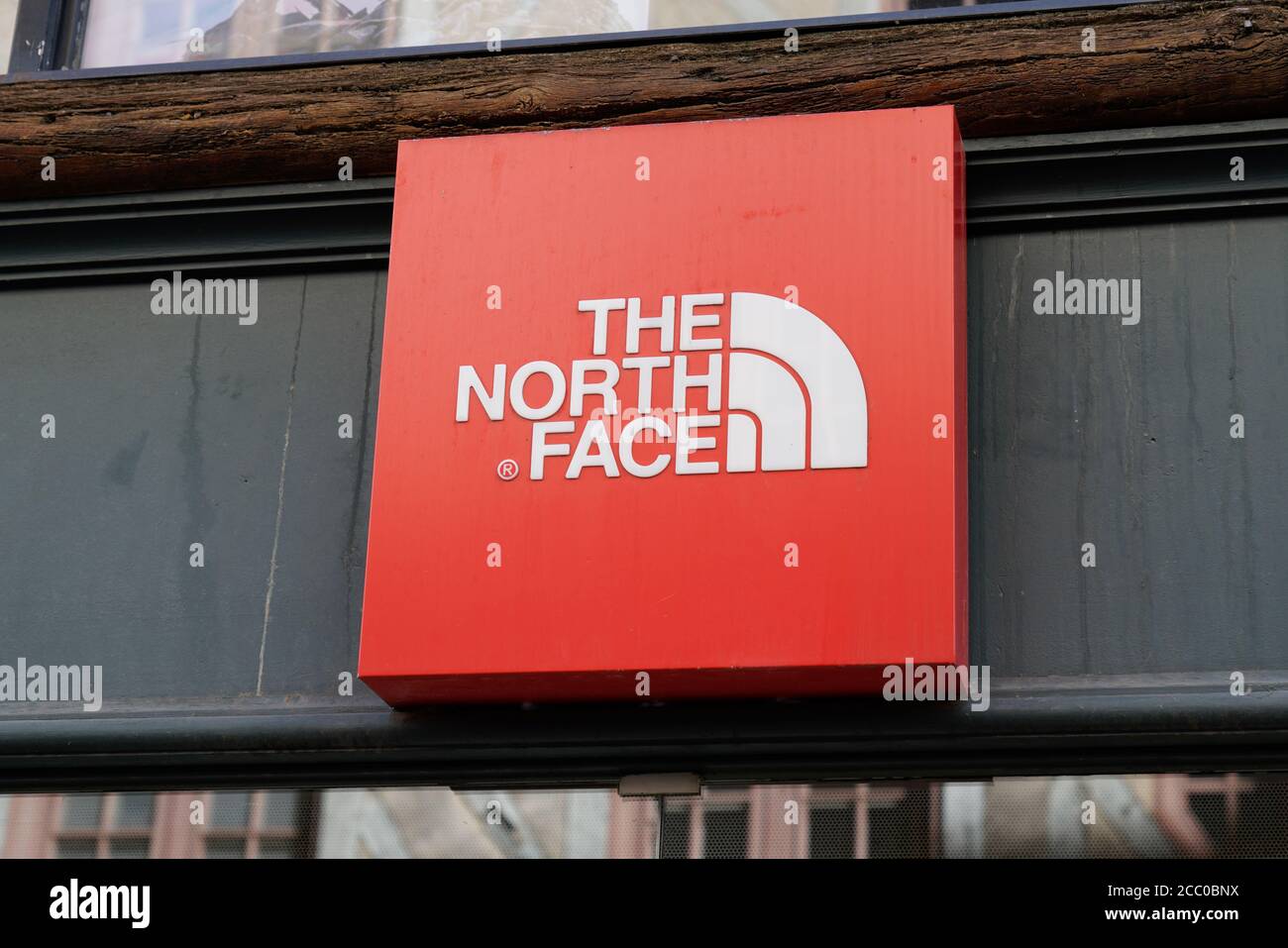 Bordeaux , Aquitaine / France - 08 10 2020 : the North Face logo and text  sign of retail clothing fashion store in exterior view Stock Photo - Alamy