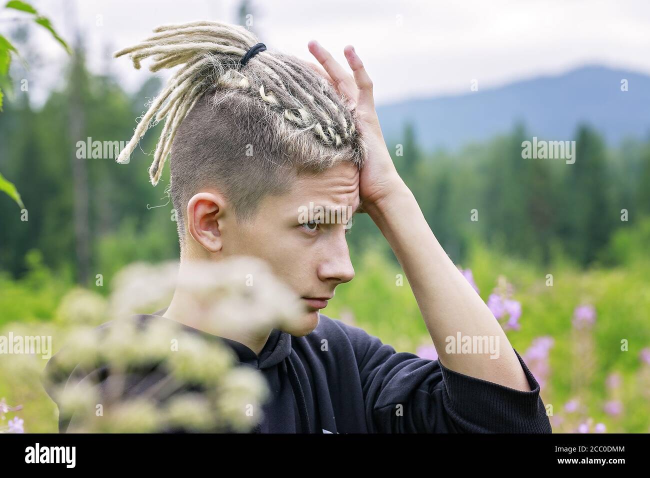 White guy dreadlocks hi-res stock photography and images - Alamy