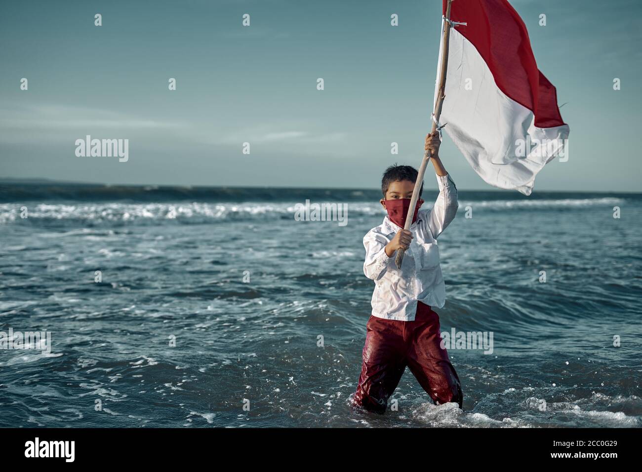 Boy waving indian flag hi-res stock photography and images - Alamy