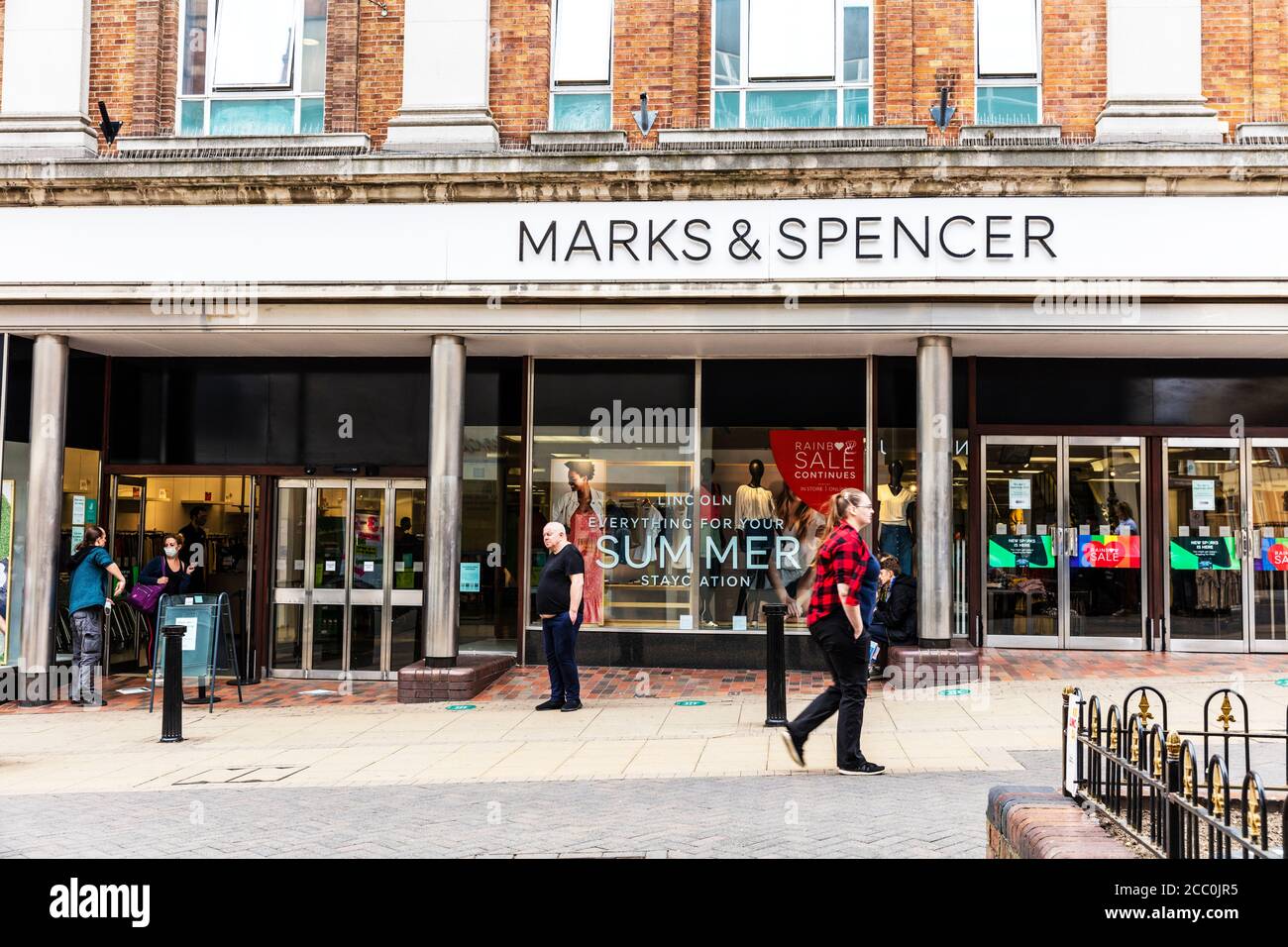 Marks & Spencer store UK, M&S, Marks And Spencer, Marks & Spencer, Marks & Spencer shop, Marks & Spencer high street store, logo, sign, UK, shops Stock Photo