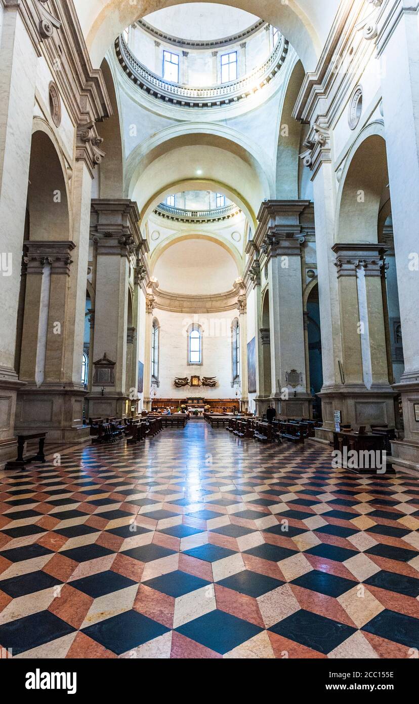 Italy, Veneto, Padua, marble paving of the Basilica of Saint Justine (16th  century Stock Photo - Alamy, image size:828x1390