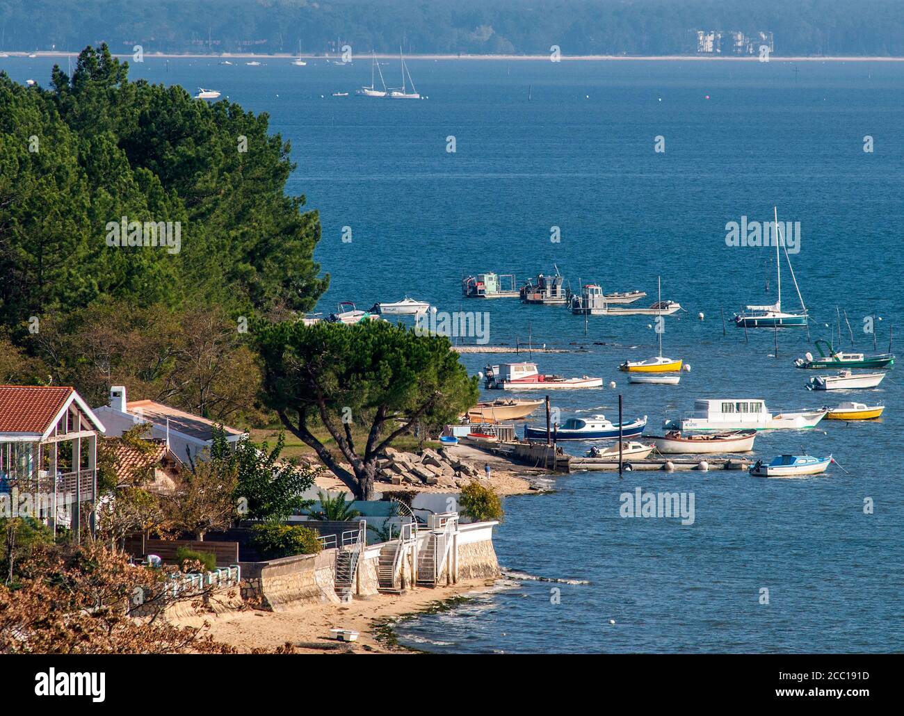 France, Arcachon bay, Cap Ferret, oyster village of Petit Piquey at low  tide Stock Photo - Alamy