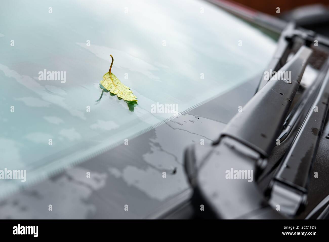 Windscreen wiper smear hires stock photography and images Alamy