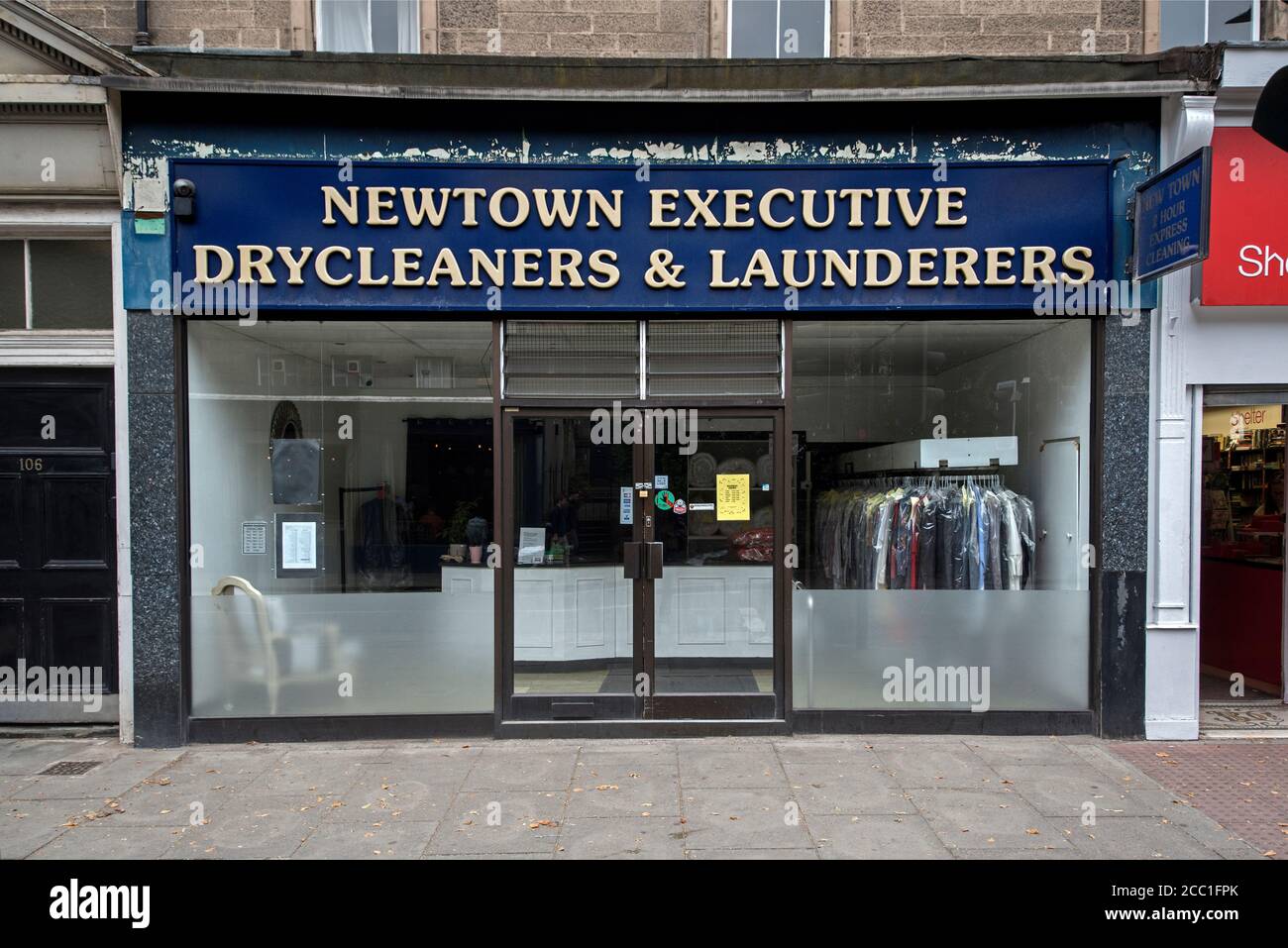 Newtown Executive Dryleaners & Launderers on Raeburn Place, Stockbridge, Edinburgh, Scotland, UK. Stock Photo