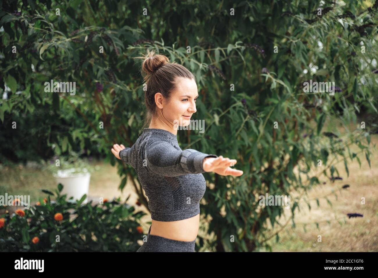 Arms in outstretched position hi-res stock photography and images - Alamy