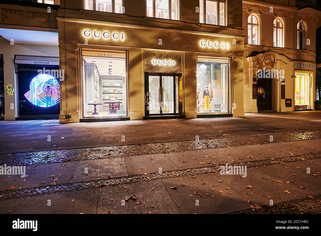 Moncler shop window hi-res stock photography and images - Alamy