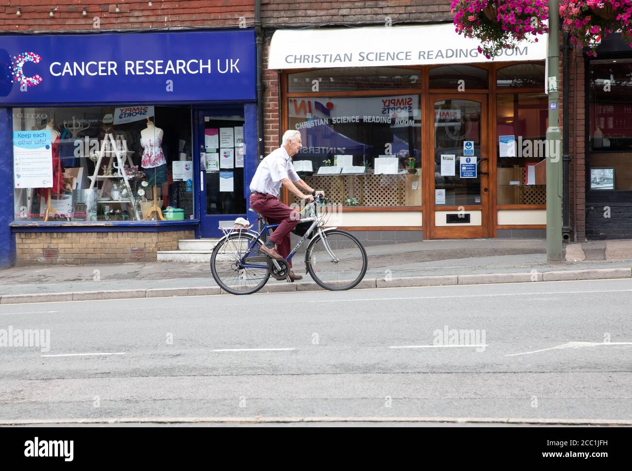 Bike Shop Family Uk High Resolution Stock Photography And Images Alamy