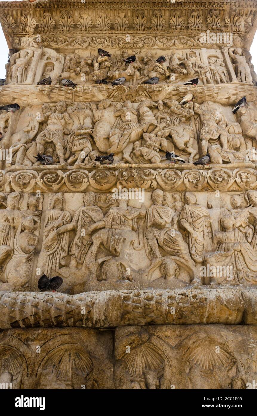 Detail of the famous Arch of Galerius Thessaloniki Macedonia Greece - Photo: Geopix/Alamy Stock Photo Stock Photo