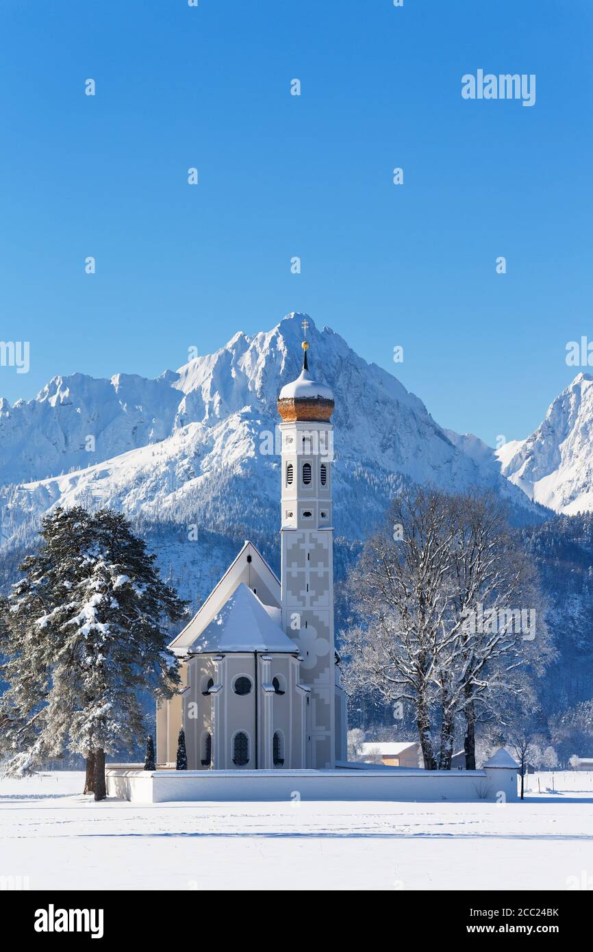 Germany, Bavaria, View of St Coloman Church in front of Tannheim ...