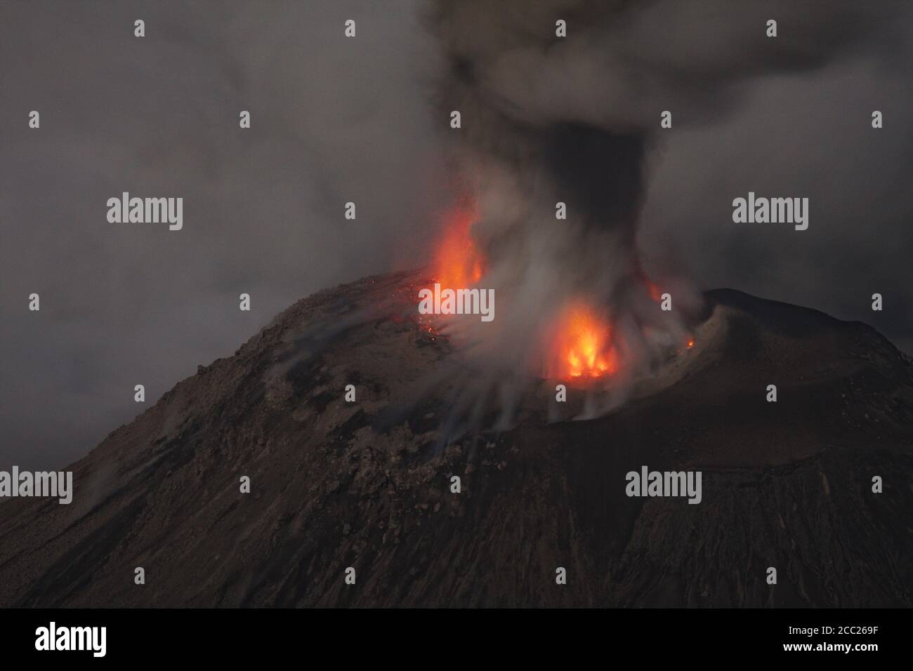 Guatemala, Santiaguito volcano, Strombolian eruption Stock Photo