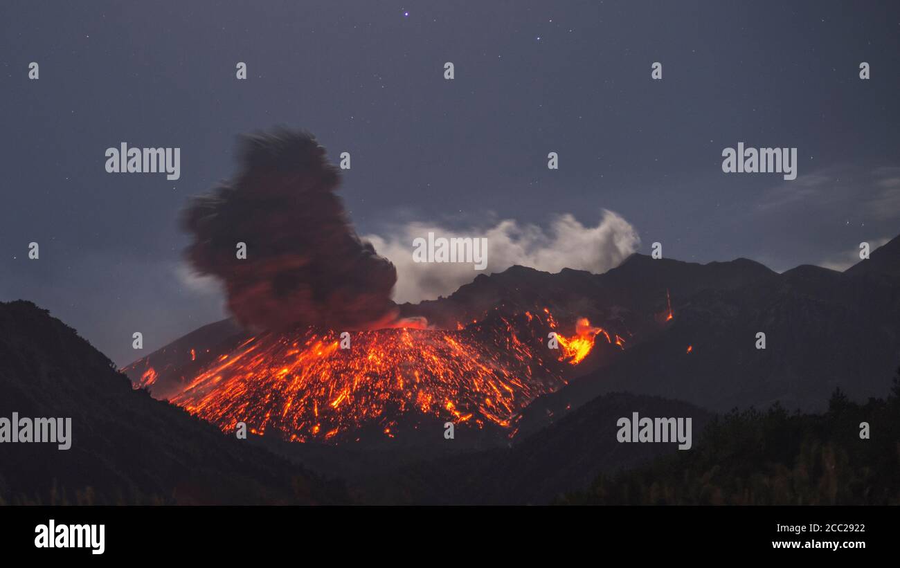 Japan, View of lava erupting from Sakurajima Stock Photo Alamy
