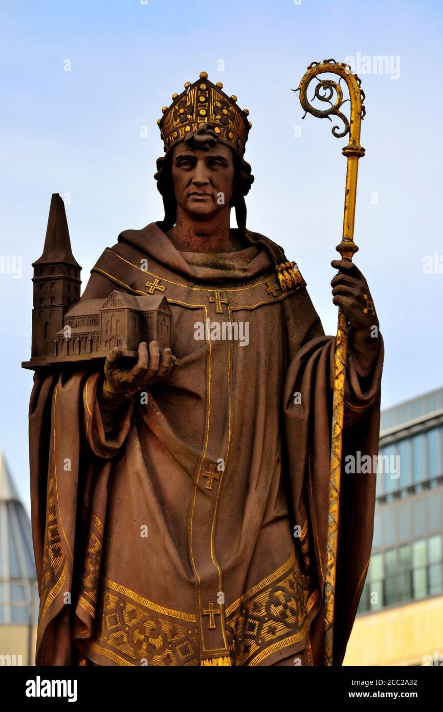 View of saint ansgar statue at trostbruecke bridge hires stock