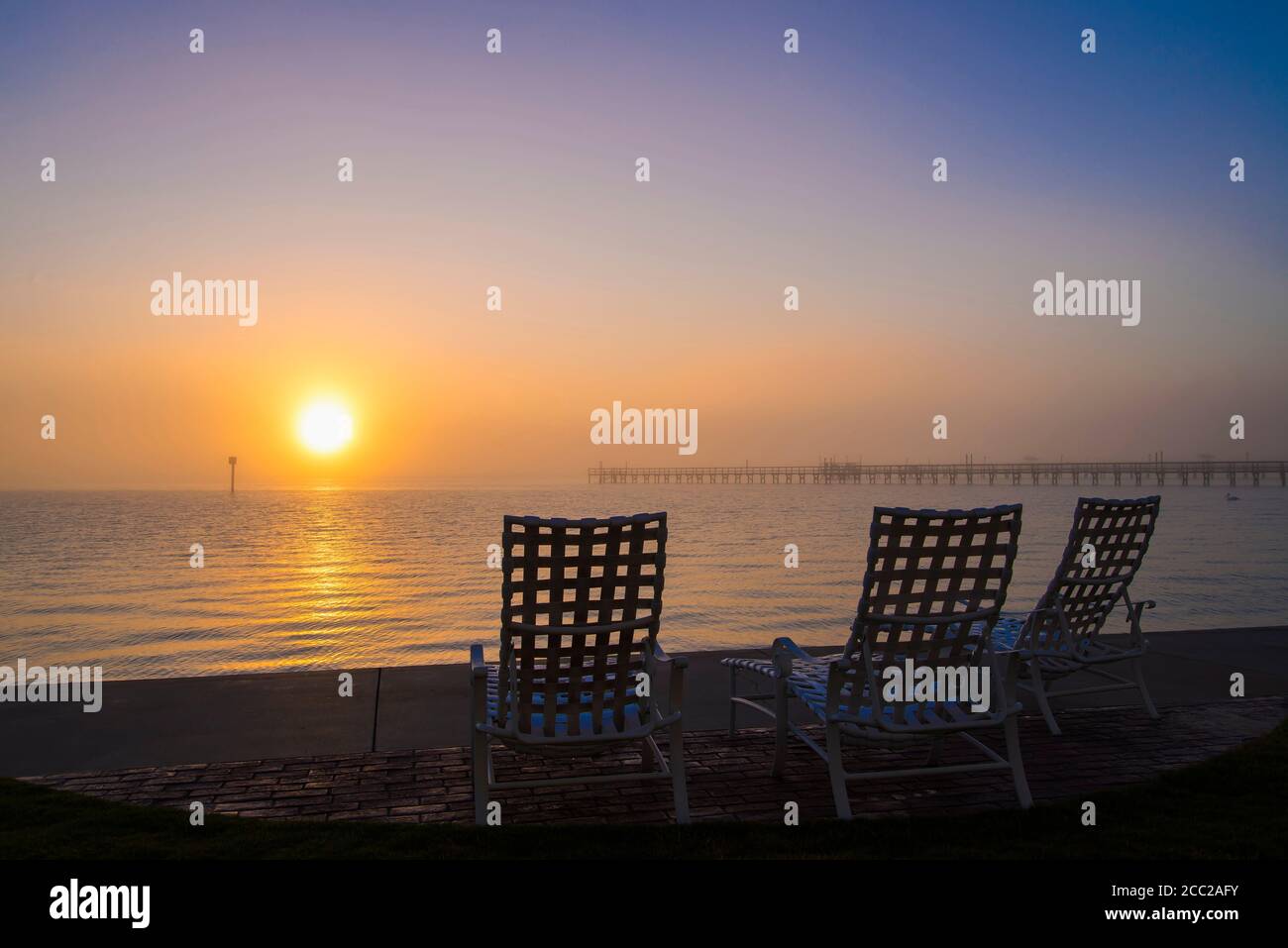 Empty deck chairs at gulf of mexico hi-res stock photography and images ...