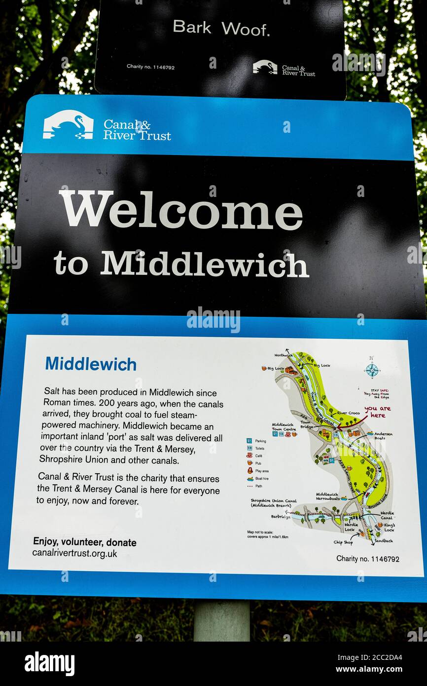 Canal & River Trust, Welcome to Middlewich sign on the Trent & Mersey Canal, Middlewich Cheshire UK Stock Photo