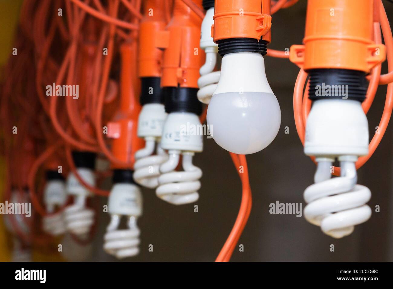 Bad electrical wiring hi-res stock photography and images - Page 3 - Alamy, image size:1300x956