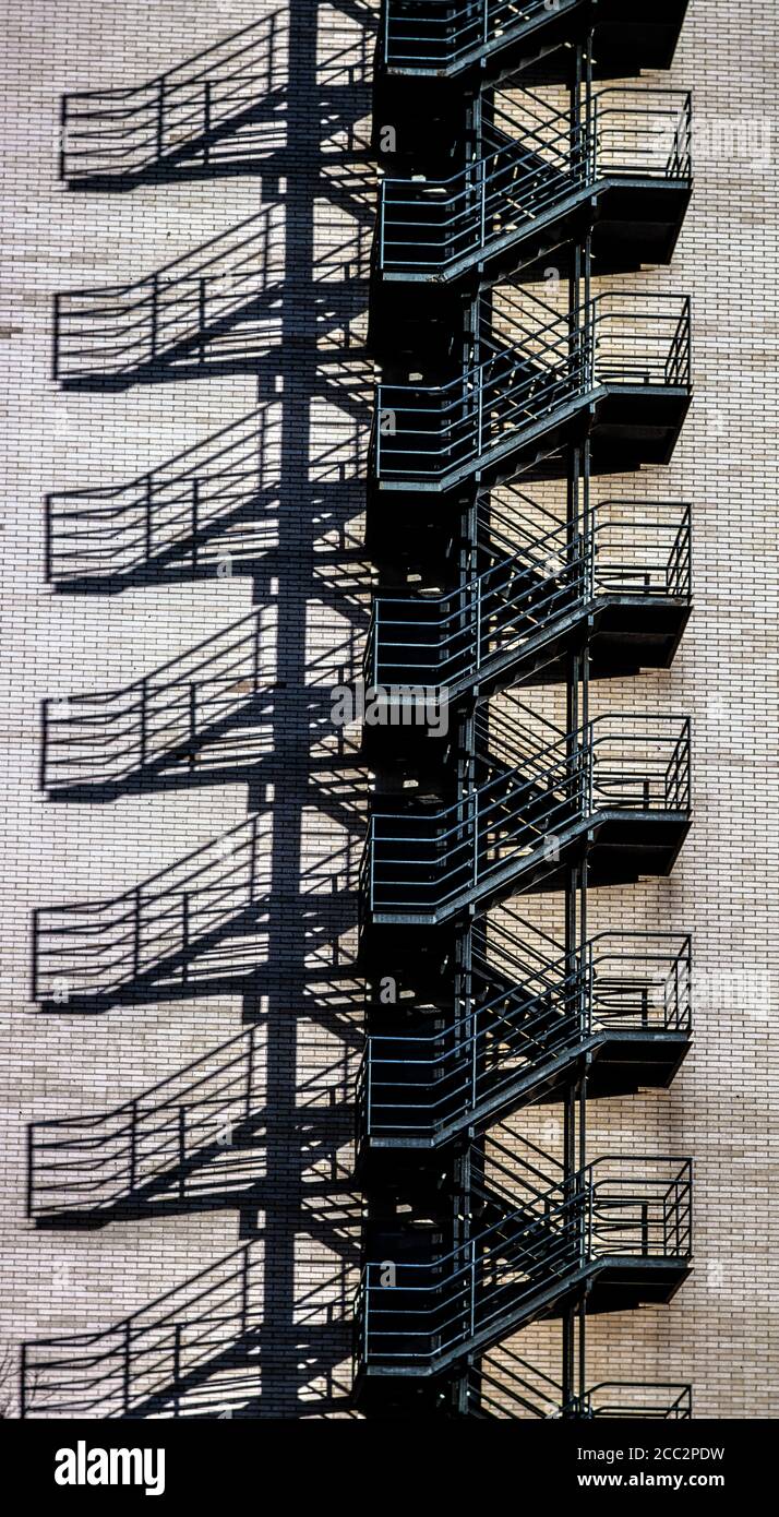 Outside stairs hi-res stock photography and images - Alamy
