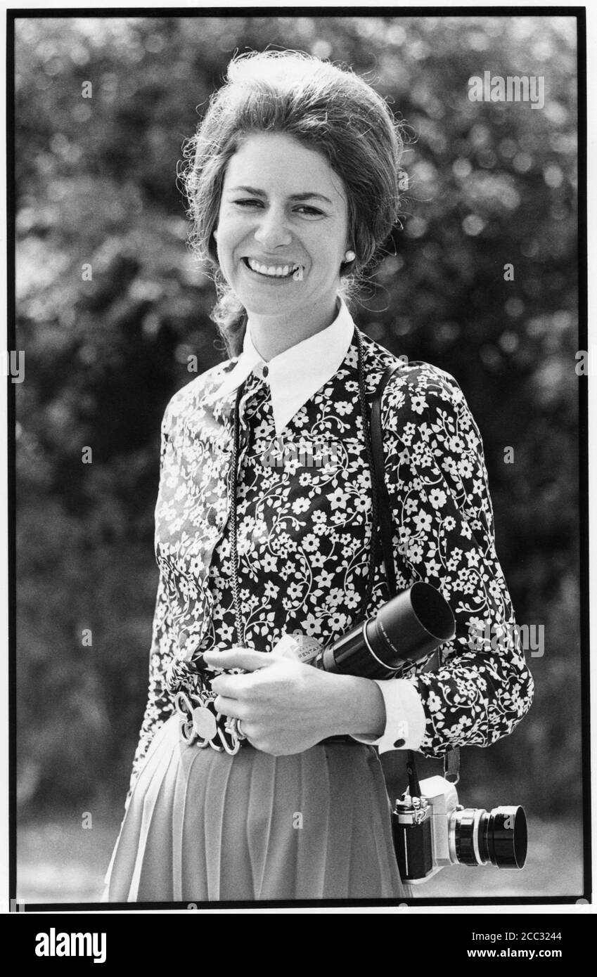 Elisabeth Ramsay (nee) was assistant to Patrick Lichfield (Lord Lichfield) photographer and married the Earl of Scarbrough. Seen in 1971, Lady Scarbro Stock Photo