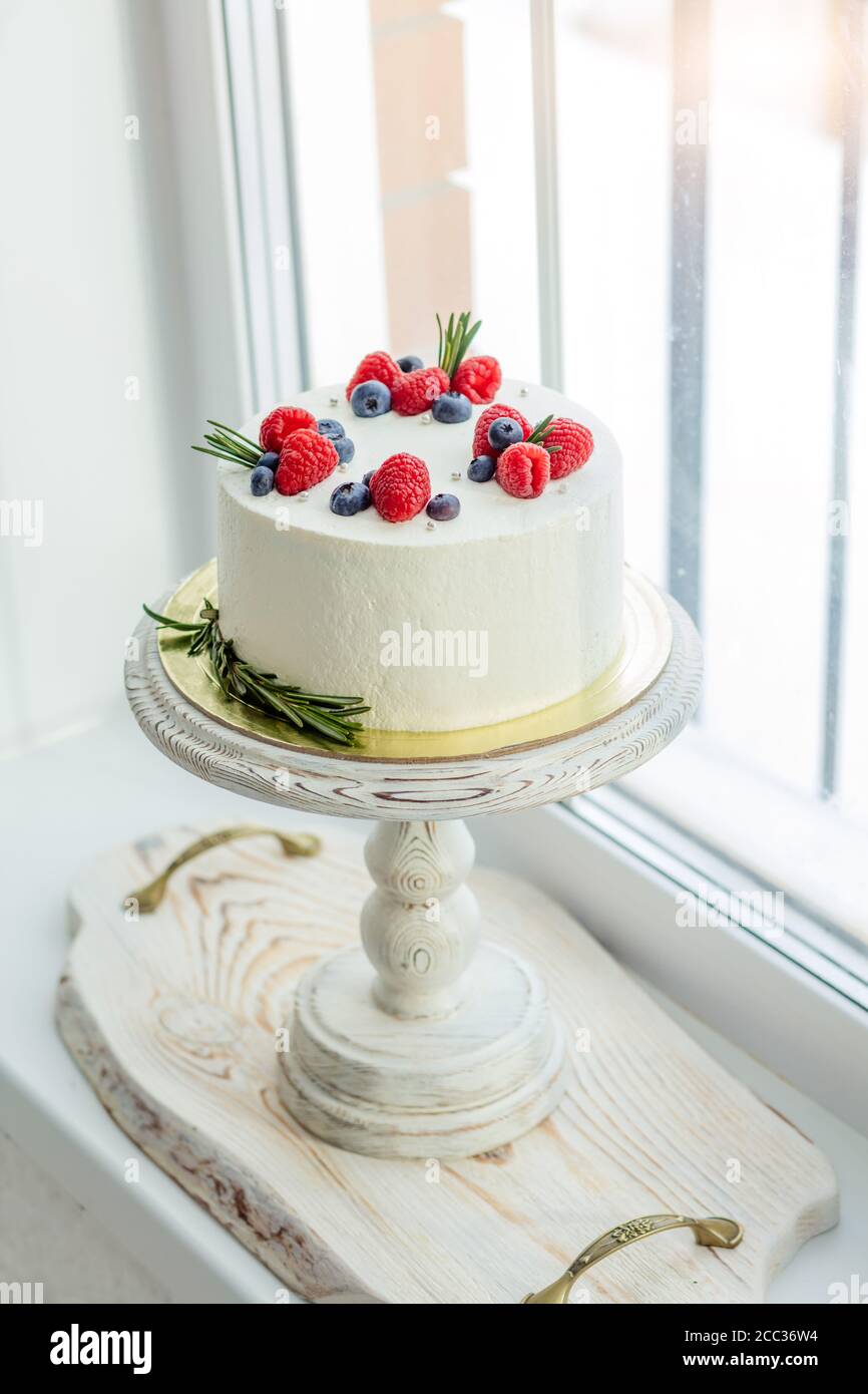 Caramel tasty cheesecake with strawberry and raspberries. tasty dessert