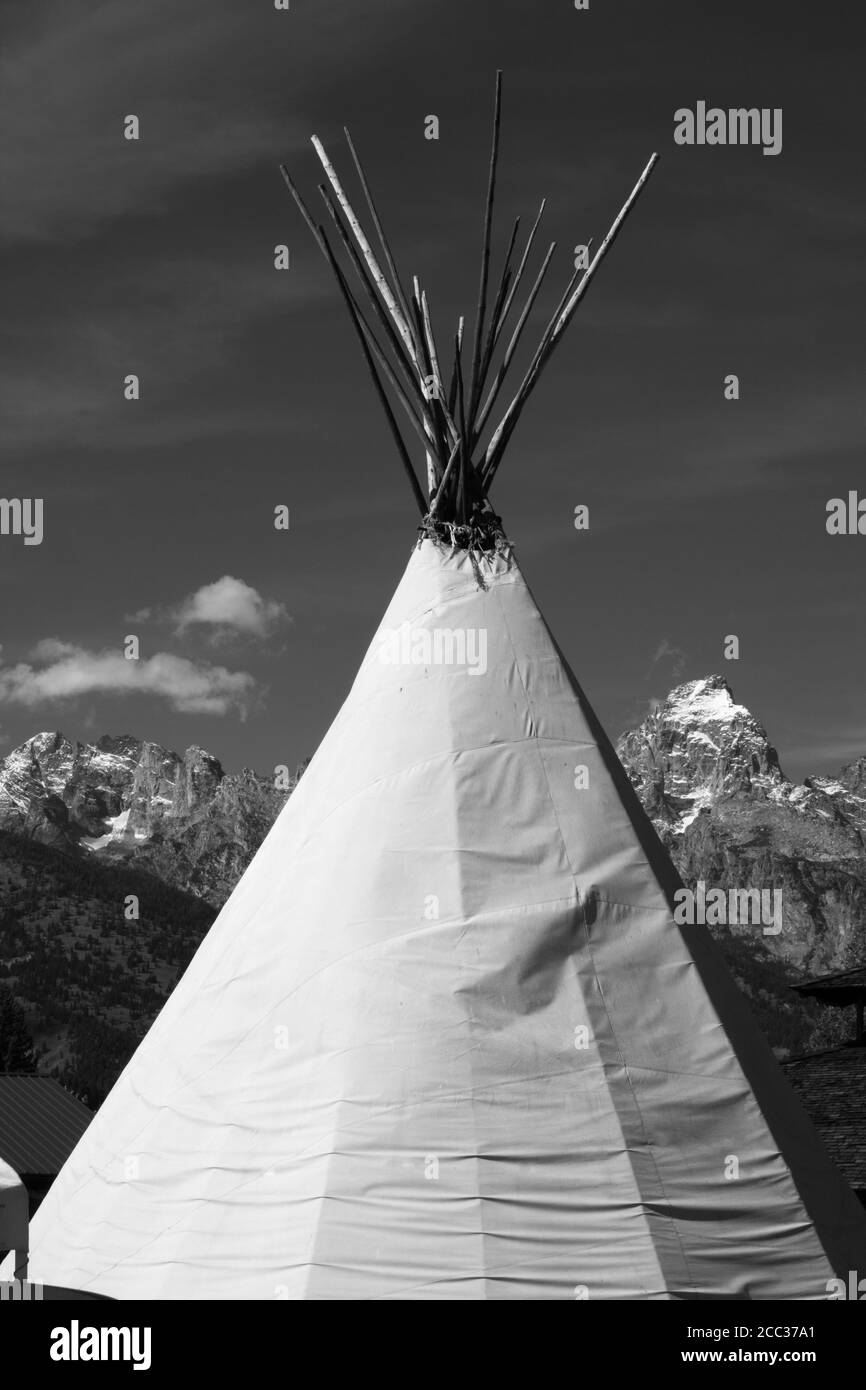 Tipi tipi Black and White Stock Photos & Images - Alamy