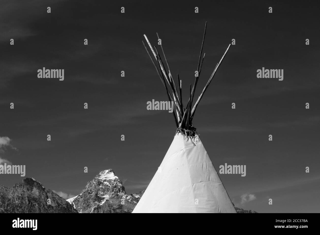 Tipi tipi Black and White Stock Photos & Images - Alamy