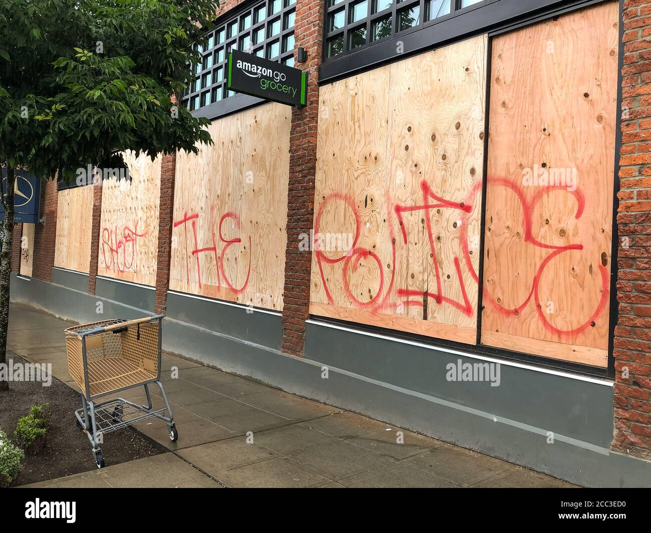 Seattle, USA May 31, 2020 Early in the morning looting and vandalism