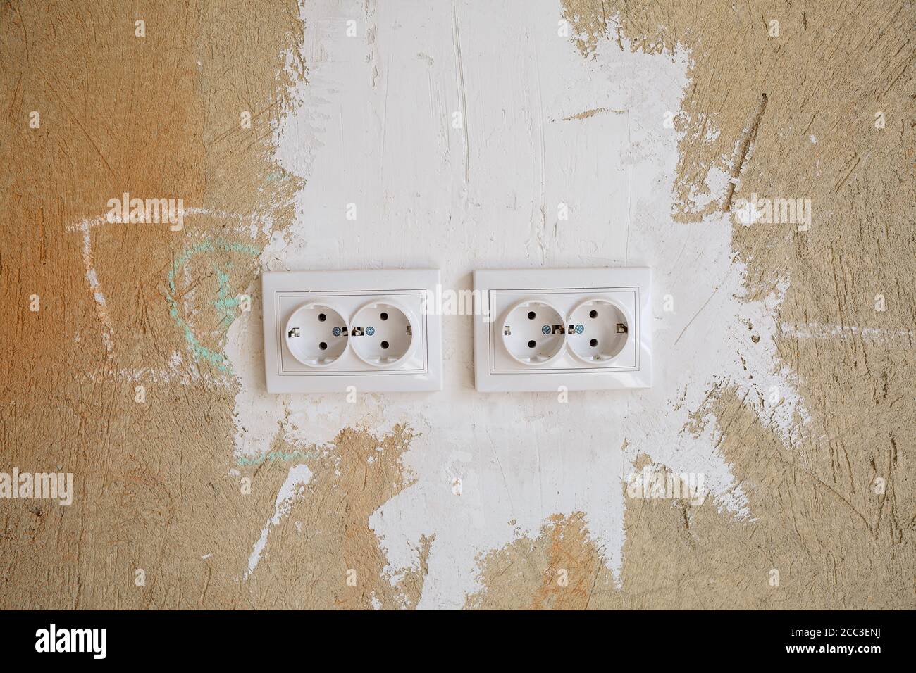 Installing electrical outlets hires stock photography and images Alamy