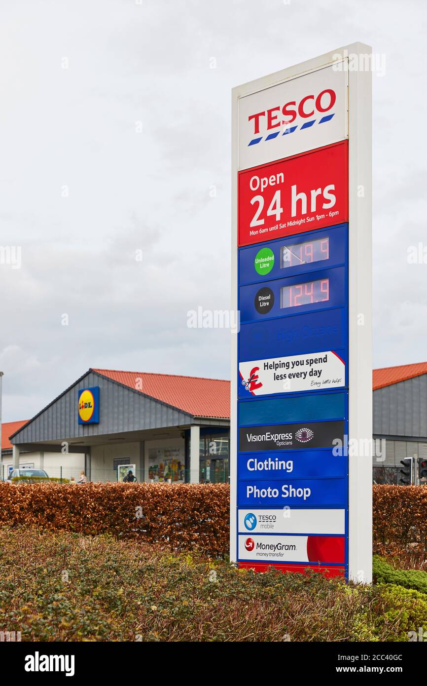 Lidl Close To Tesco High Resolution Stock Photography And Images Alamy Lidl Close To Tesco High Resolution Stock Photography And Images Alamy