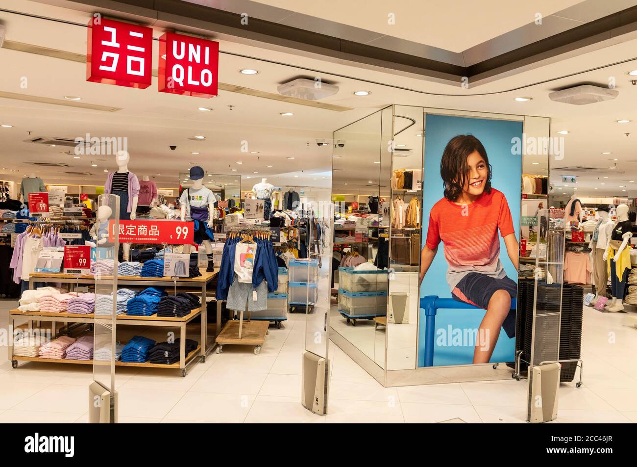 Hong Kong, China. 17th Aug, 2020. Japanese clothing brand Uniqlo logo and  store in Hong Kong. Credit: Budrul Chukrut/SOPA Images/ZUMA Wire/Alamy Live  News Stock Photo - Alamy