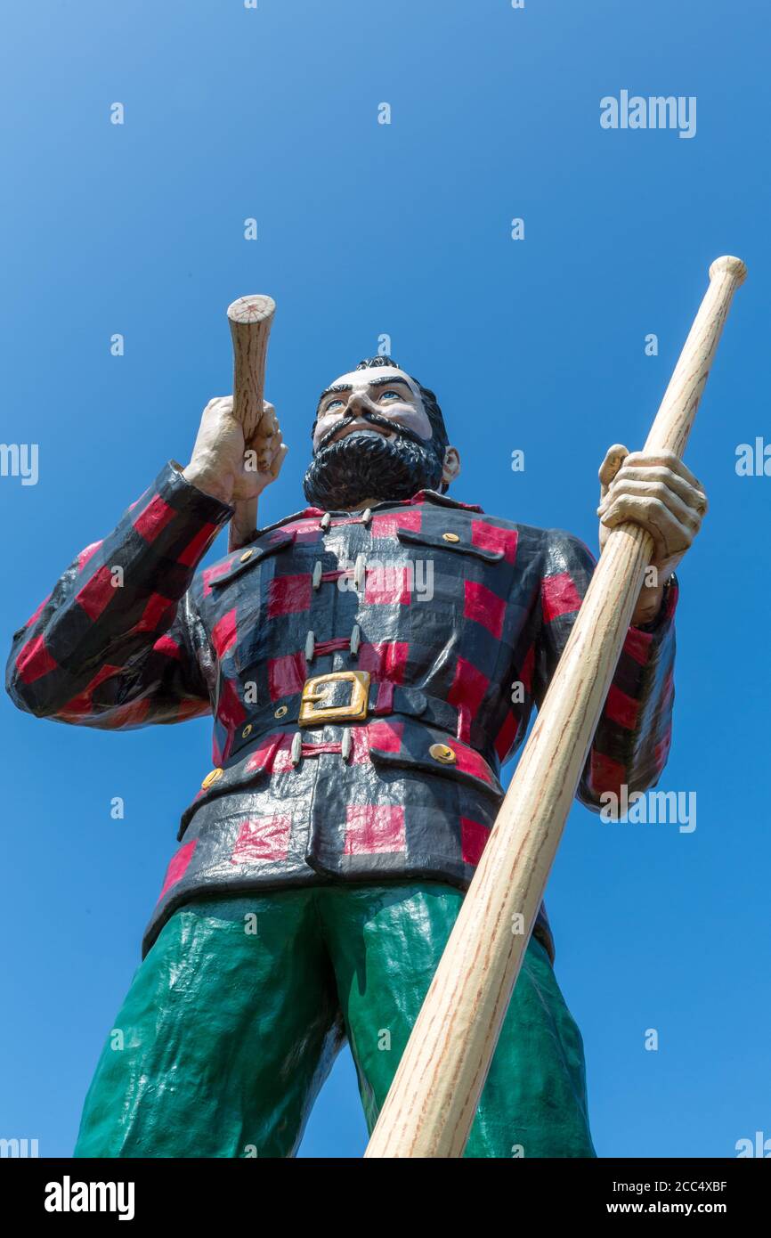 Paul bunyan statue maine hires stock photography and images Alamy