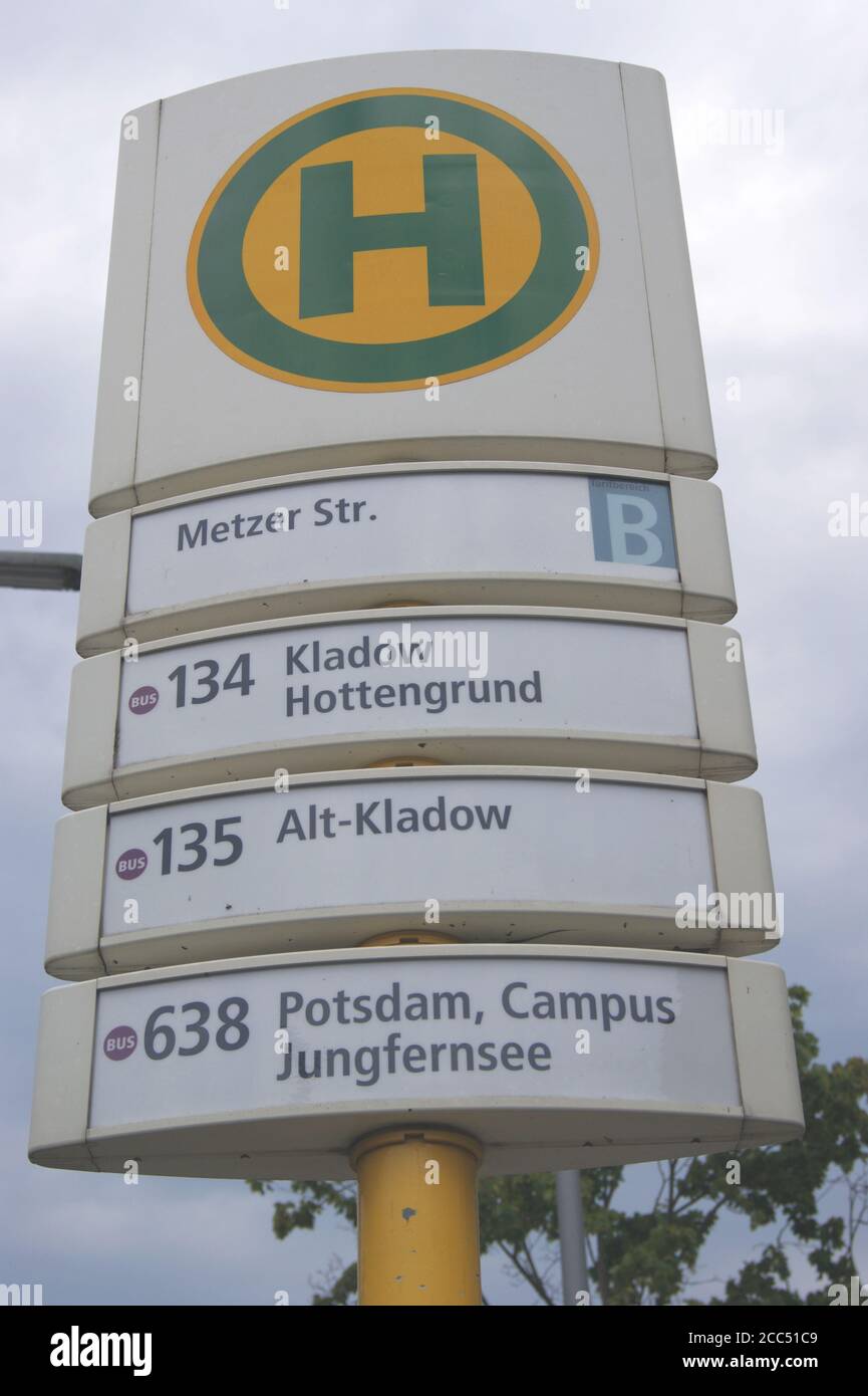 BVG-Haltestelle Metzer Straße in Berlin-Spandau Stock Photo