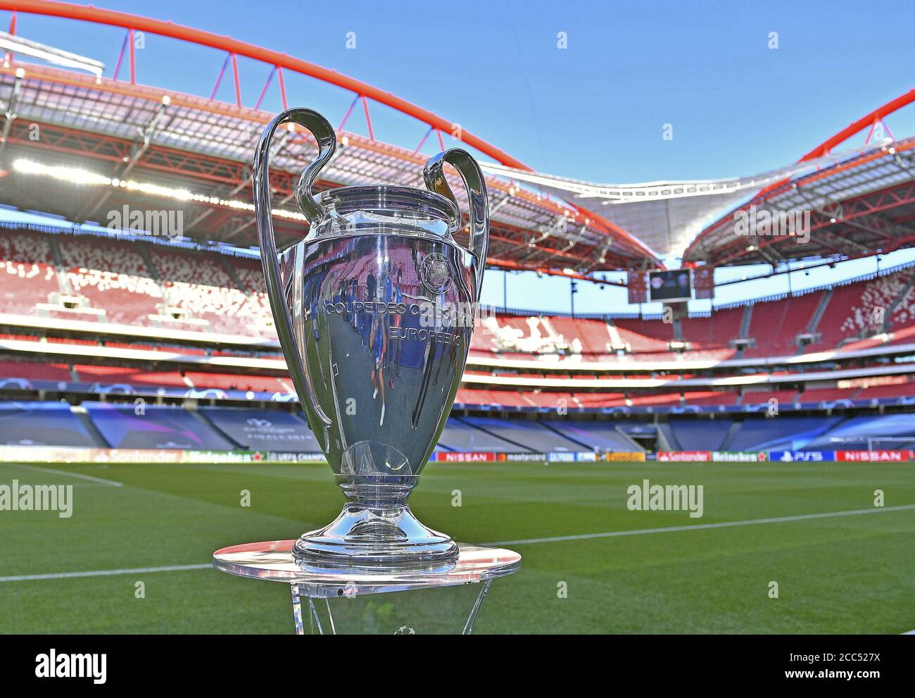 Lisbon, Lissabon, Portugal, 18th August 2020. Champions League Pokal,  Trophaee, Pott, in the semifinal match UEFA Champions League, final  tournament RB LEIPZIG - PARIS SG in season 2019/2020, Photographer: © Peter  Schatz /