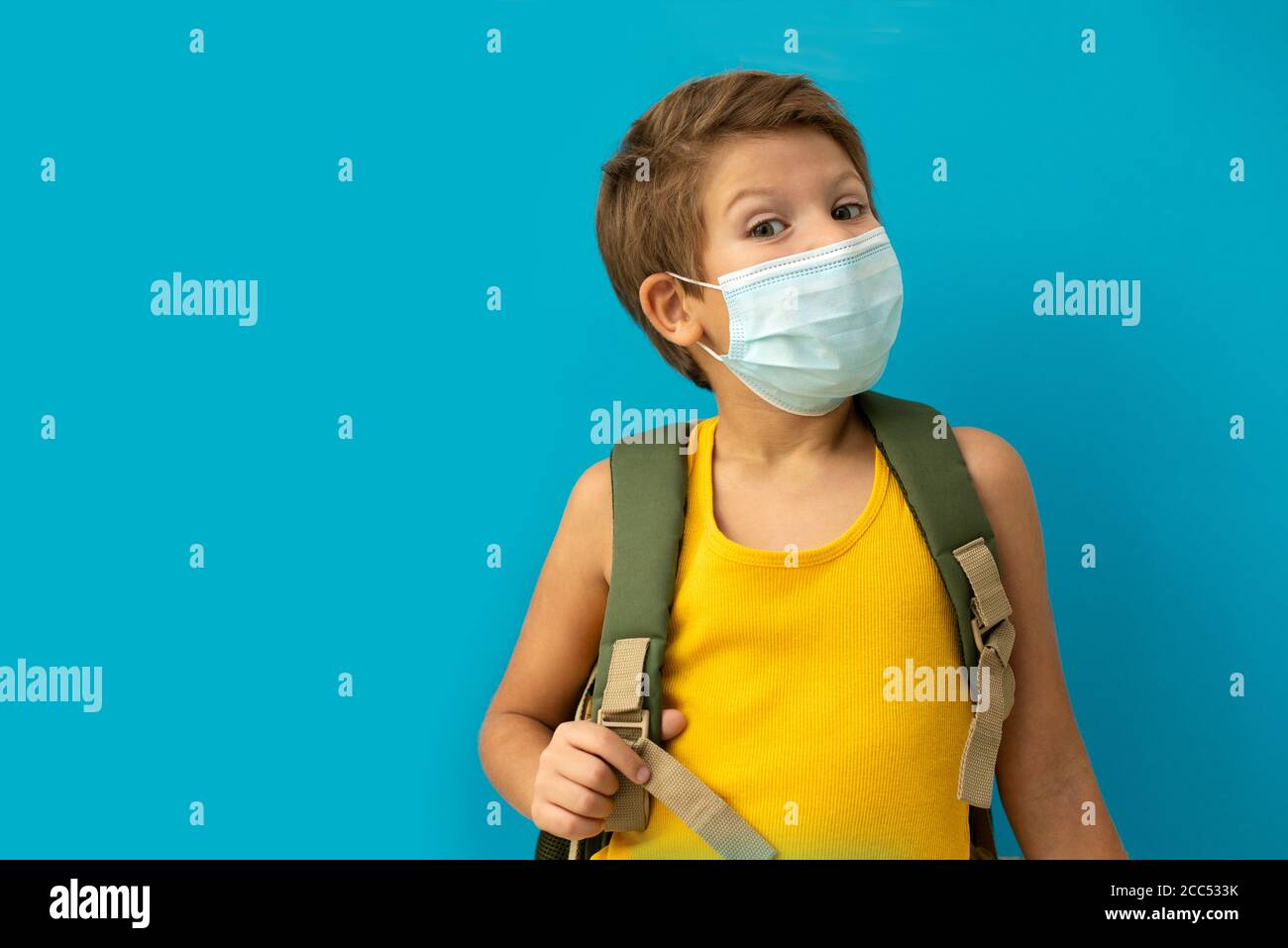Teenager medical mask school hi-res stock photography and images - Alamy