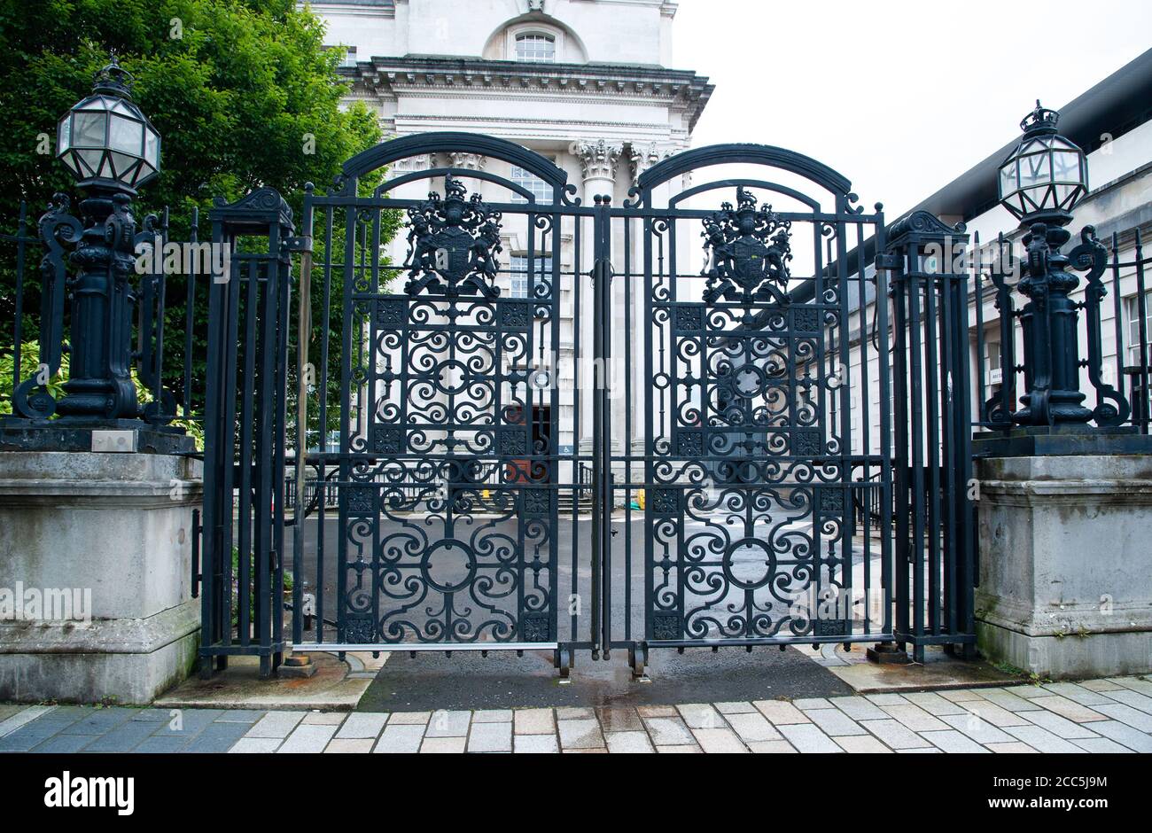 Interesting metal gate to The Royal Courts of Justice, Belfast city, Northern Irealnd, UK Stock Photo