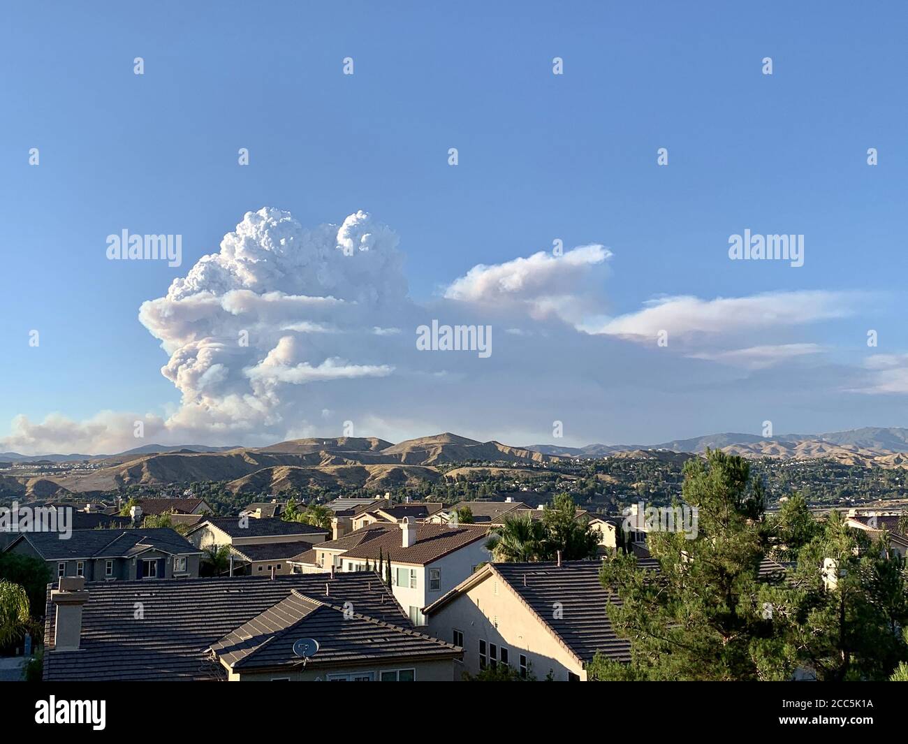 SANTA CLARITA, UNITED STATES - Aug 12, 2020: The #LakeFire grew to ...