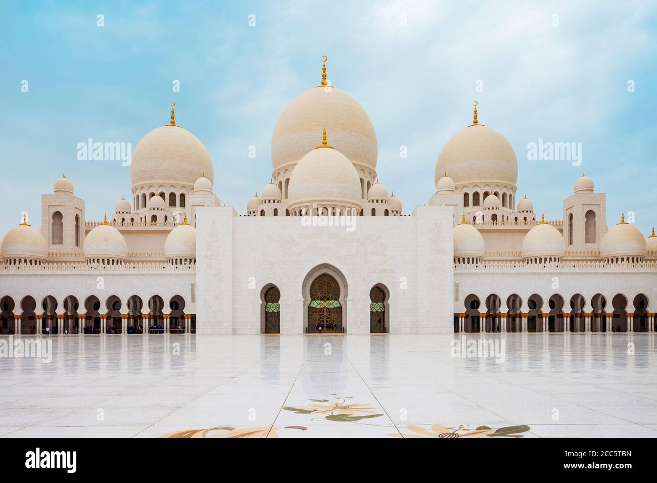 Sheikh Zayed Grand Mosque is the largest mosque of UAE, located in Abu ...