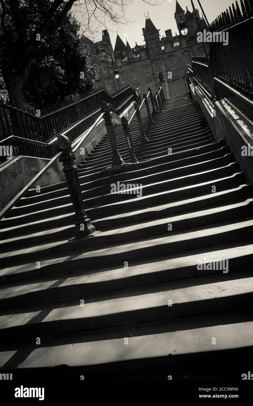 Outside steps and handrail hi-res stock photography and images - Alamy