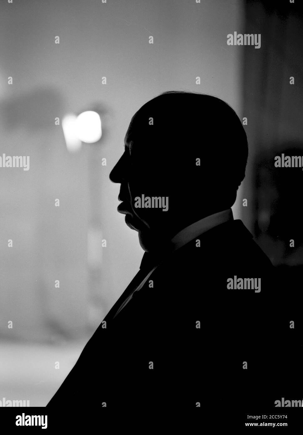 Alfred hitchcock silhouette Black and White Stock Photos & Images - Alamy