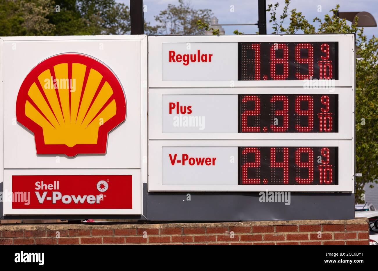 ARLINGTON, VIRGINIA, USA, MAY 11, 2020: Low gas prices sign during Covid-19 Coronavirus. Stock Photo