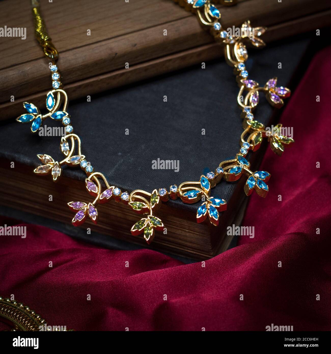 Silver jewellery cleaning hires stock photography and images Alamy