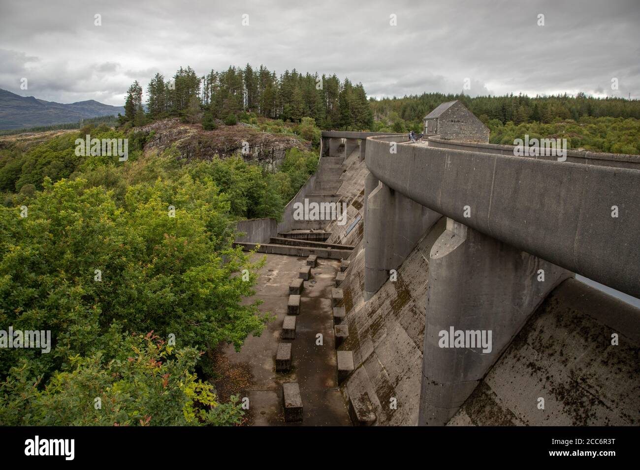 Maentwrog dam at Llyn Trawsfynydd, Wales Stock Photo
