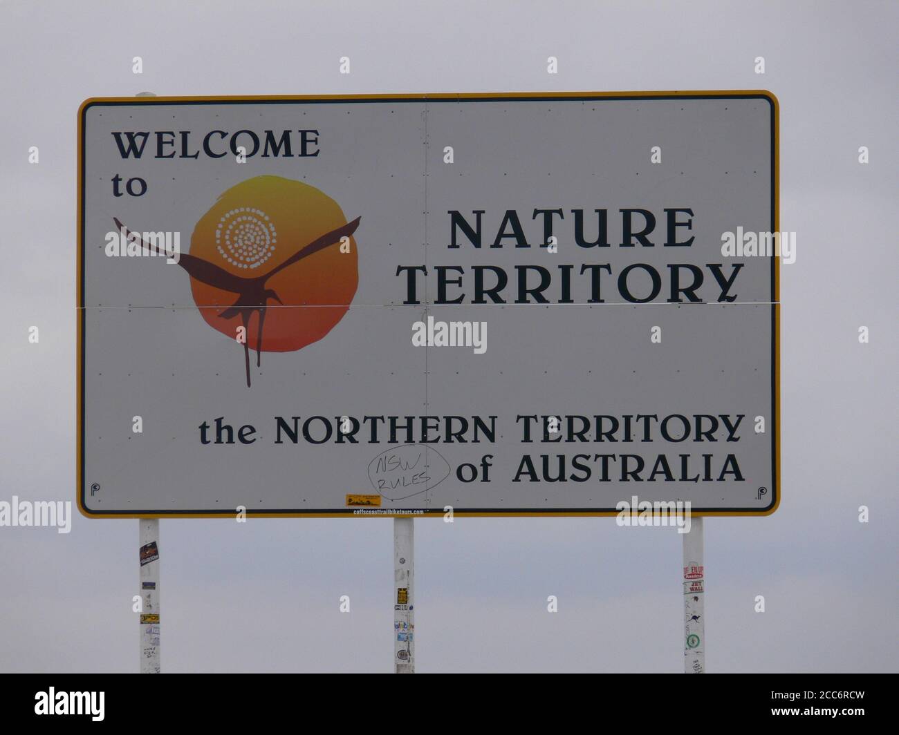 AUSTRALIA, BARKLY HIGHWAY, BORDER QUEENSLAND / NORTHERN TERRITORY, MAY 17, 2010: Welcome sign to the Northern Territory Stock Photo