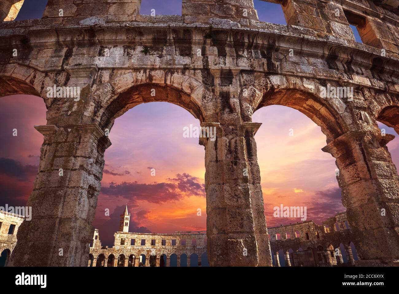 View through roman arches hi-res stock photography and images - Alamy