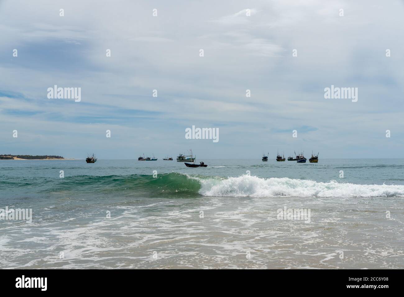Shooting from boats hi-res stock photography and images - Alamy
