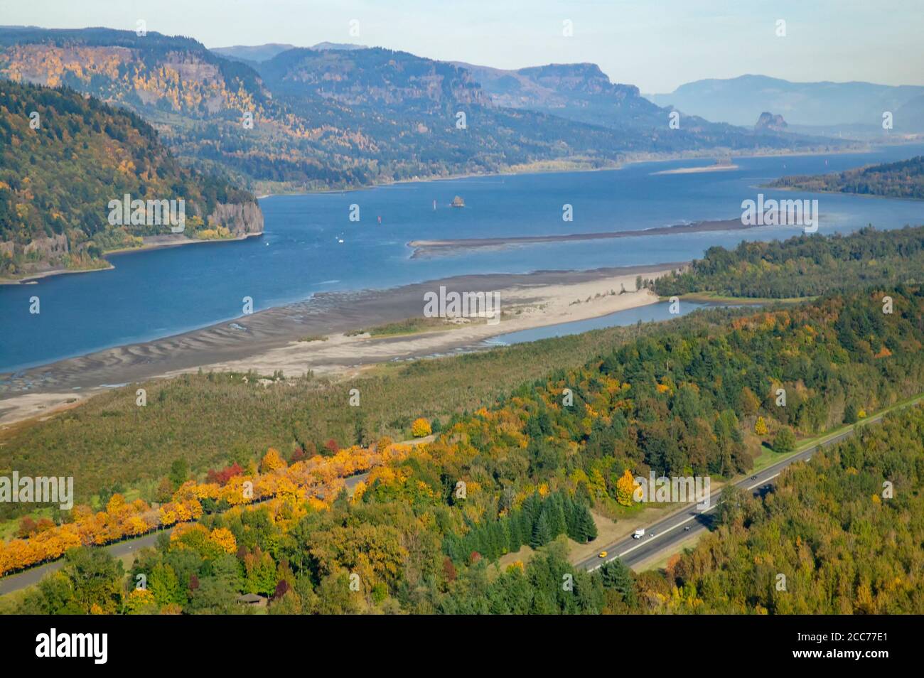 View from Crown Point State Park of the Columbia River gorge, Oregon, USA.  Also known as Thor's Heights or Thor's Crown.   It is located in eastern M Stock Photo